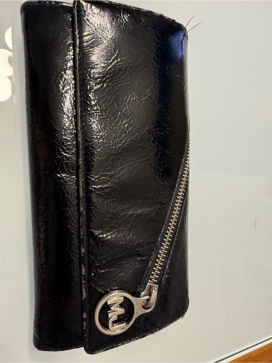Marc Jacobs Handbags - Marc Jacobs Black Patent Cardholder with Silver Logo Plate